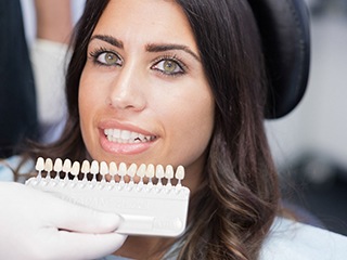 woman smiling with veneers